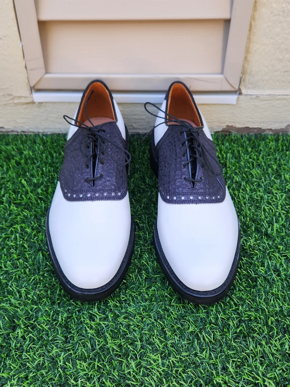 Allen Edmonds Black & White Two-Tone Wingtip Oxford Golf Shoes – Men’s Size 12